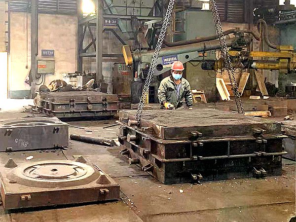 CNC machining of pole base flanges