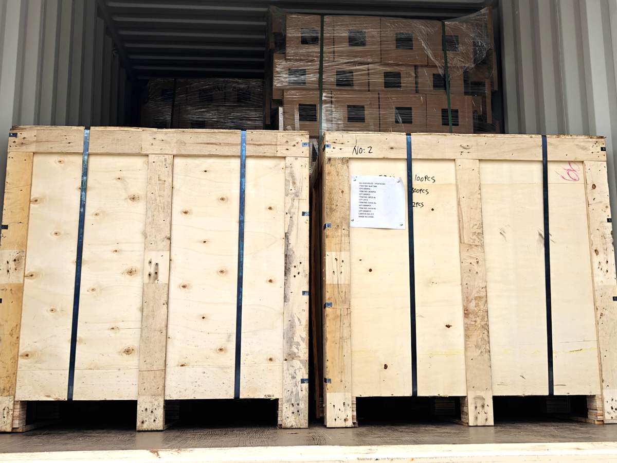 Steel frame packaging for overseas shipping