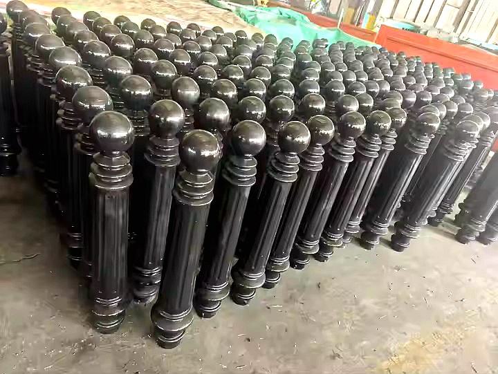 French Distributor Success: Bulk Cast Iron Bollards With Custom Coatings For Municipal Resale
