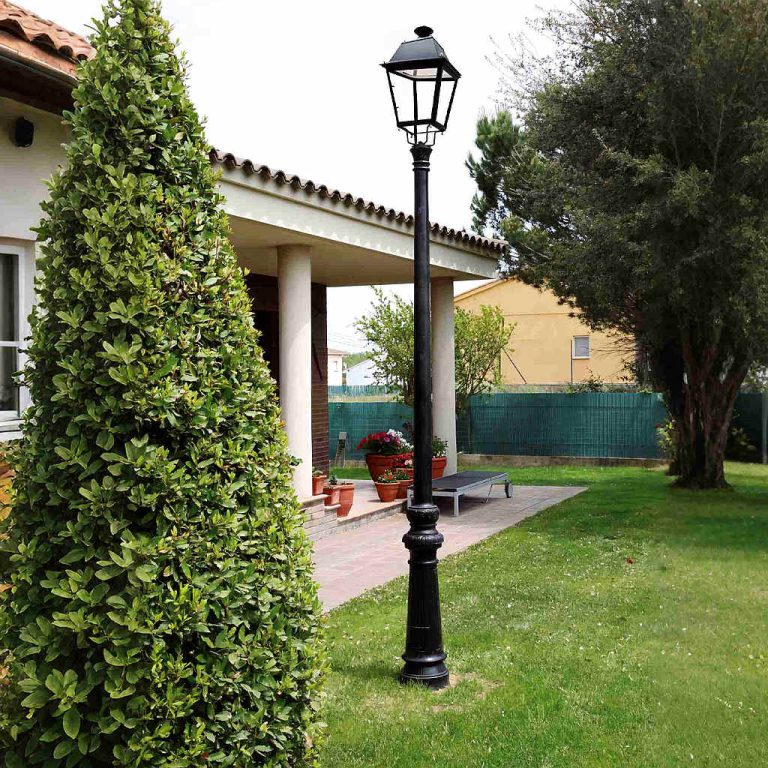 Durable & Decorative Cast Aluminum Lamp Poles For Urban Lighting