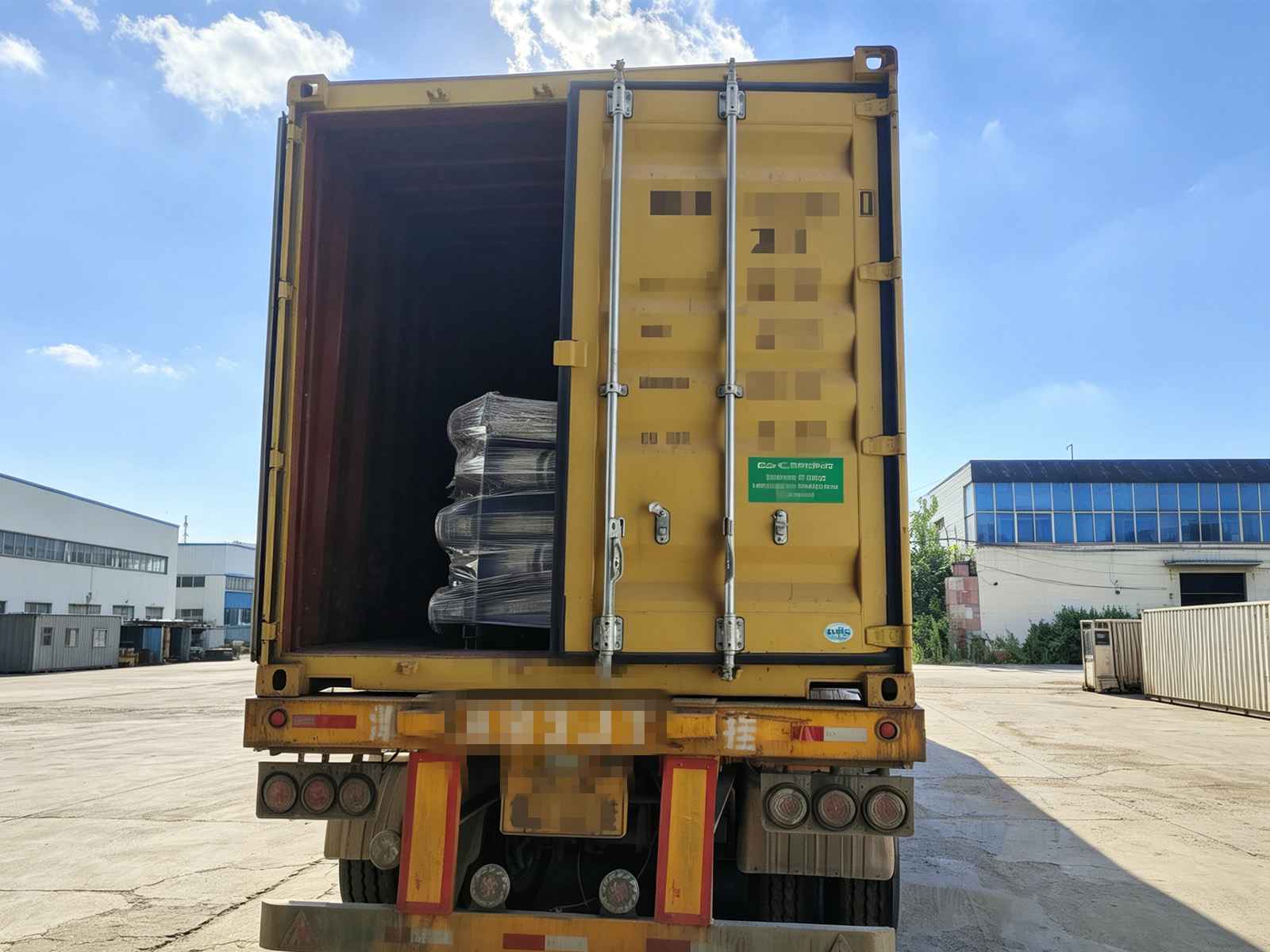 1x20GP shipping container truck loaded with cast iron bollards for UK export